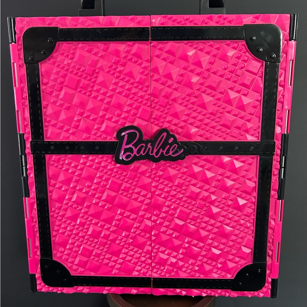 Barbie Hot Pink Barbie closet Organizer with Black Trim